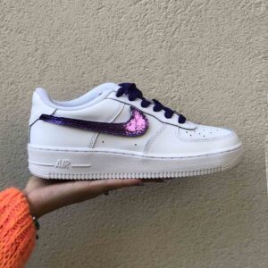 Nike Air Force One Custom Swoosh e Lacci Viola