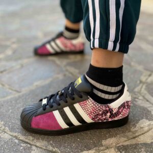 Adidas Superstar Core Black Personalizzate Inserti Squamato e Scamosciato Fucsia